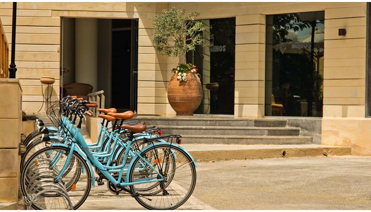 Minos Hotel , Крит